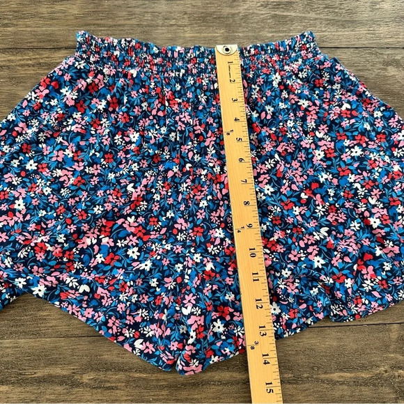 NWT Draper James size Small Pull On Flowy Shorts Blue Spring Whispy Floral New - Picture 5 of 6